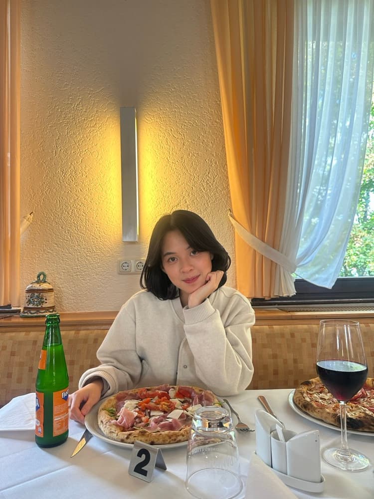 Bảo Nhi @ Frankfurt, 🇩🇪